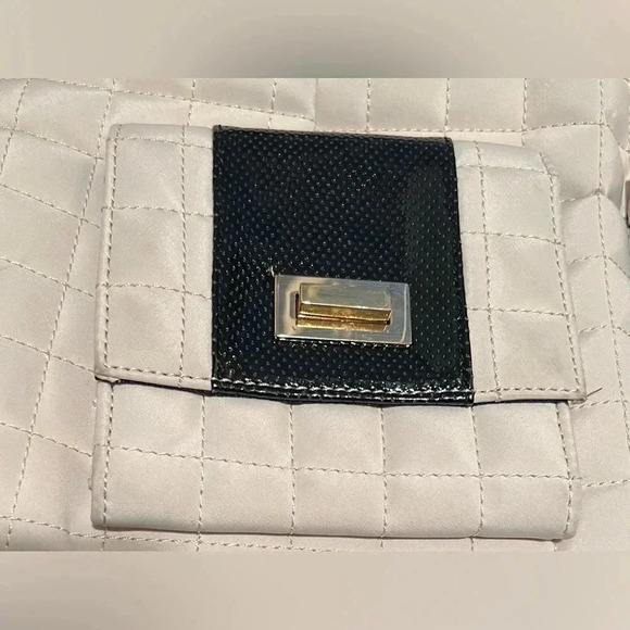 BCBGMAXAZRIA | ladies large quilted tote bag - Picture 3 of 16